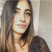 Laureata in Lingue e Civiltà Orientali impartisce lezioni di lingua inglese e Cinese